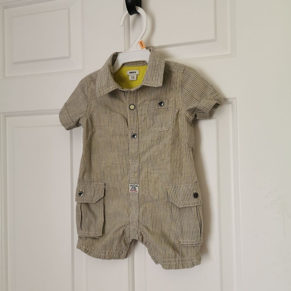 3/$15 Mexx jumpsuit size 0-3 m